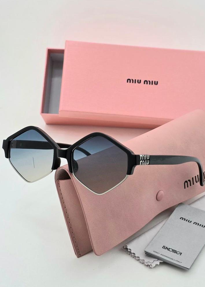 Женские солнцезащитные очки 