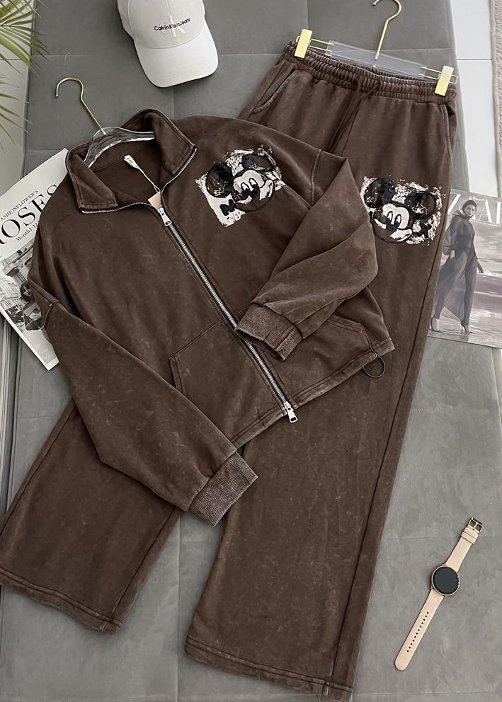 Спортивный костюм 