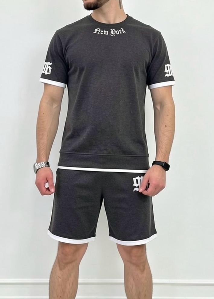 Спортивный костюм 