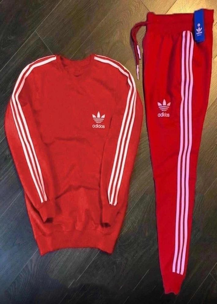 Спортивный костюм 