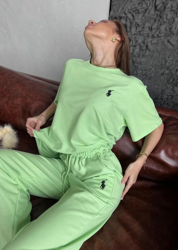 Спортивный костюм 
