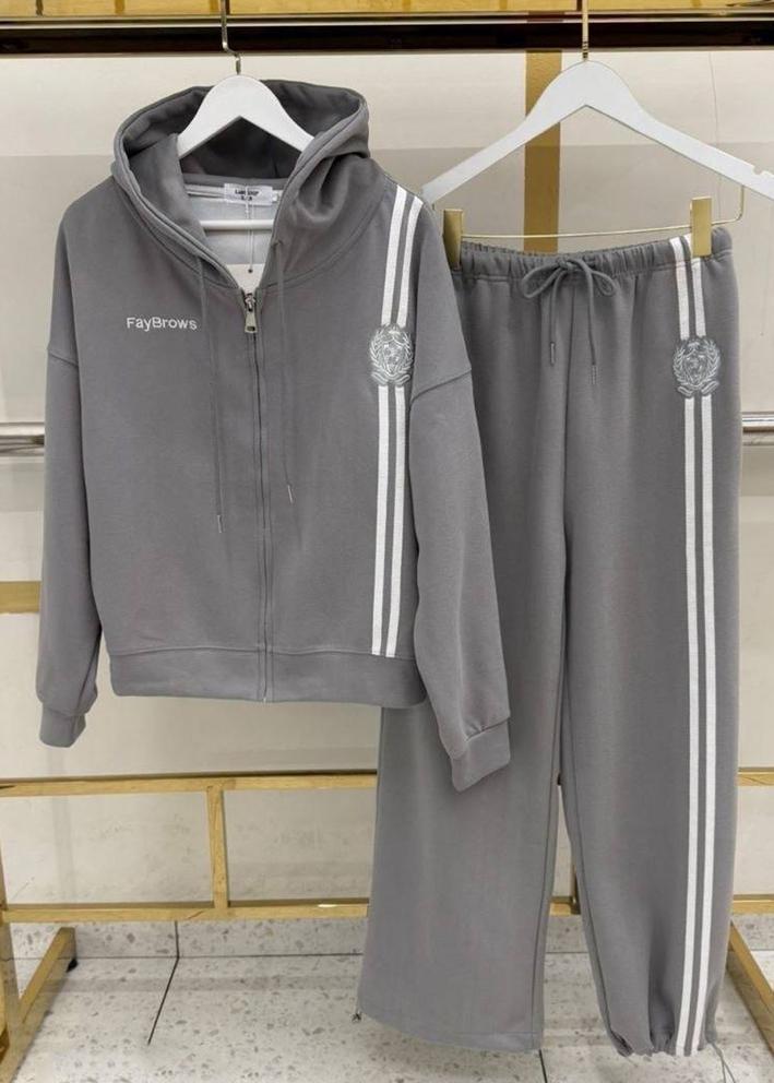Спортивный костюм 