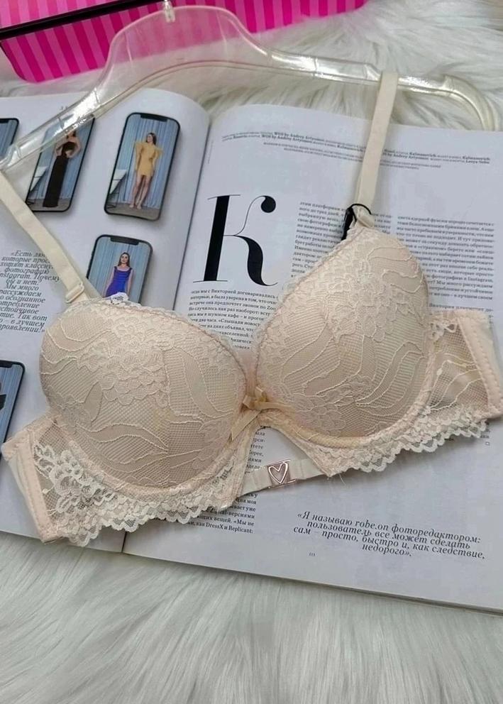 Бюстгальтер 