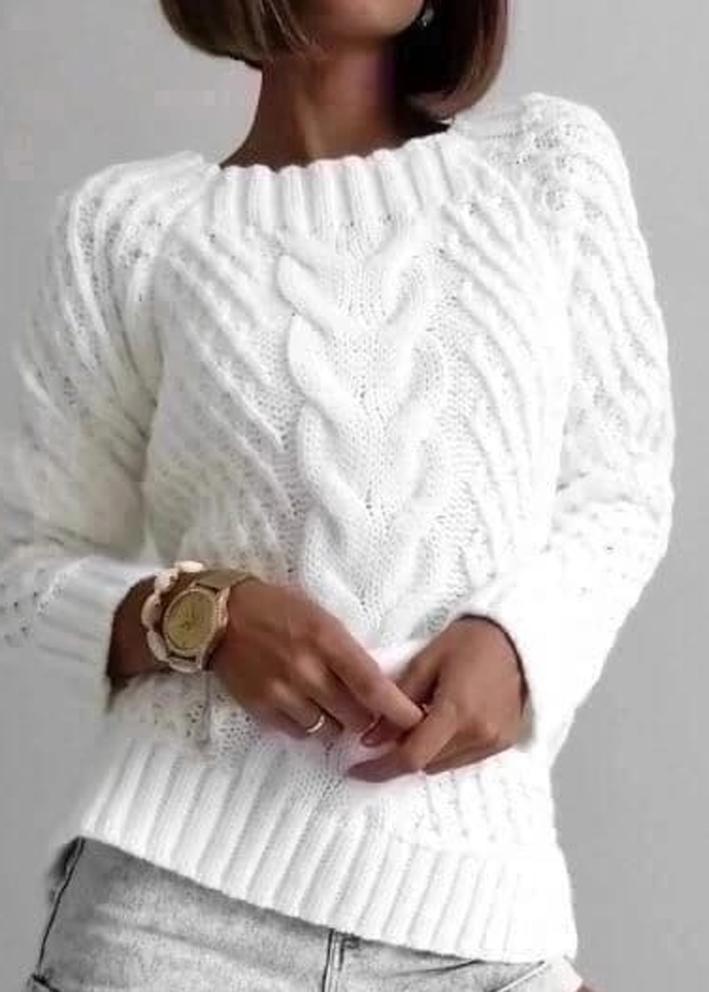 Белый свитер на спицах