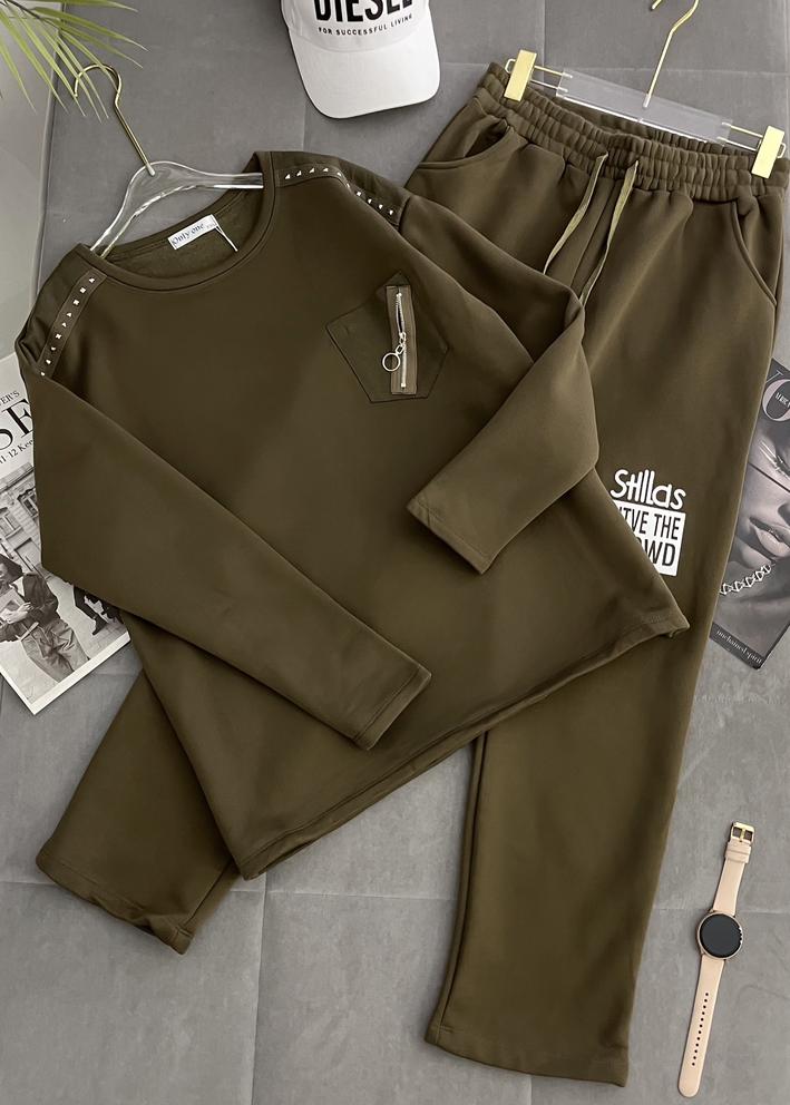 Спортивный костюм 