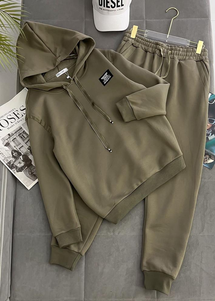 Спортивный костюм 