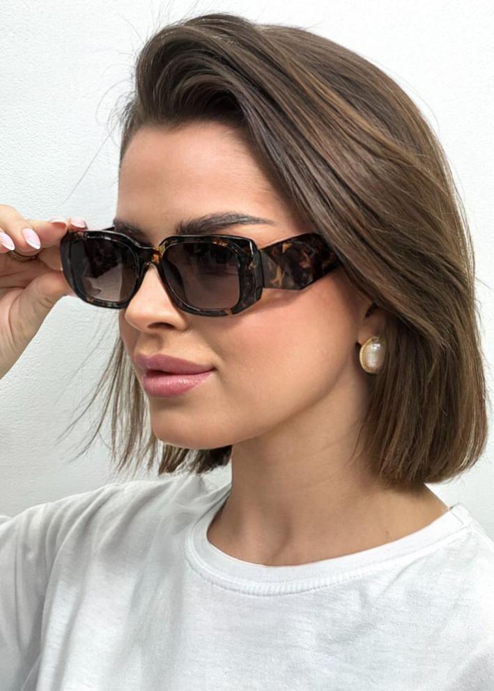 Женские солнцезащитные очки 