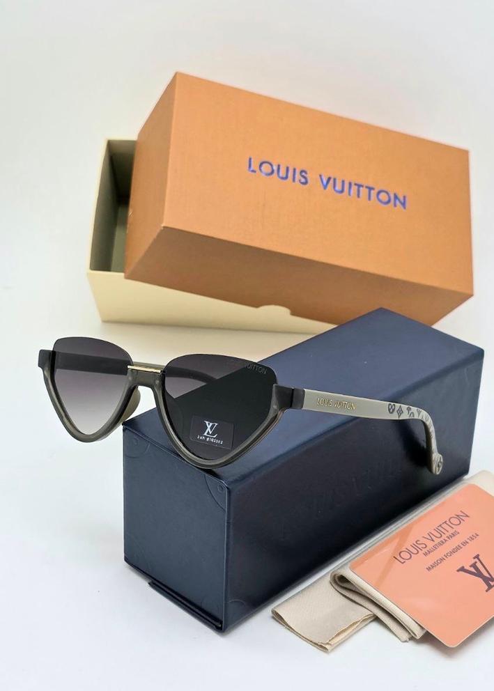 Женские солнцезащитные очки 