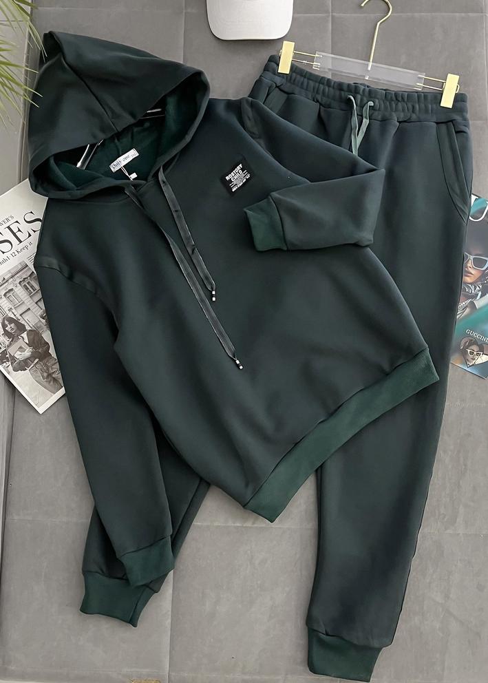 Спортивный костюм 